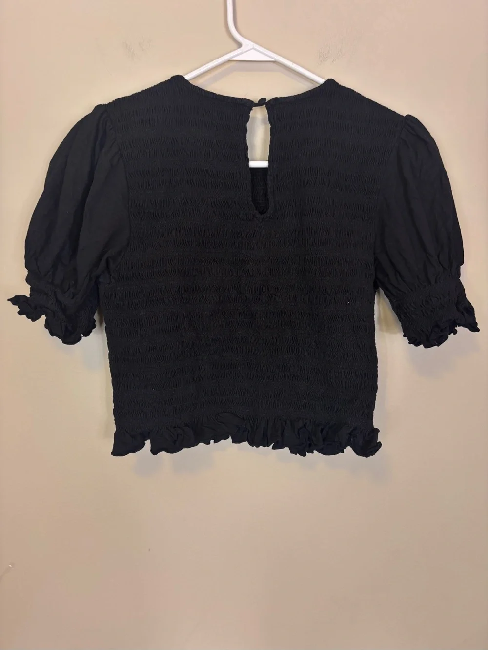 Lulu's Black Smocked Puff-Sleeve Crop Top Size XL